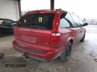 2005 Dodge Caravan SXT with VIN 2D4GP44LX5R210076, listed as a IAAI auction lot 41856927 with 291,712 mi miles and . Bid and sale history available at carsss.com. Image 4.
