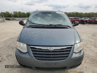 2005 Chrysler Town & Country Touring z VIN 2C4GP54L25R421842, wystawiony jako Copart lot #54439785 z przebiegiem 178 071 mil mil oraz Szkody całkowita. Historia ofert i sprzedaży dostępna na DreamBid. Obrazek 5.