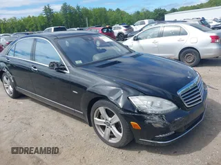 2012 Mercedes-Benz S 550 z VIN WDDNG9EB2CA466470, wystawiony jako IAAI lot #42297966 z przebiegiem 81 025 mil mil oraz . Historia ofert i sprzedaży dostępna na DreamBid. Obrazek 1.