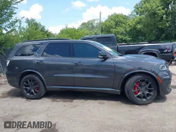 2024 Dodge Durango SRT 392 Plus z VIN 1C4SDJGJ3RC175355, wystawiony jako IAAI lot #42744390 z przebiegiem 8 956 mil mil oraz . Historia ofert i sprzedaży dostępna na DreamBid. Obrazek 12.