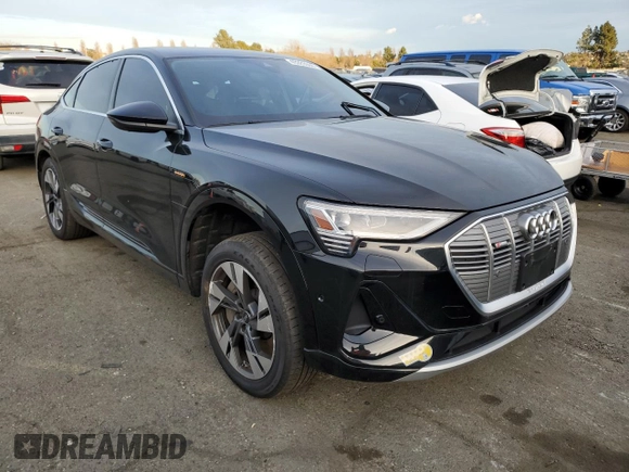 2022 Audi e-tron Sportback S line Premium Plus z VIN WA12AAGE8NB023545, wystawiony jako Copart lot #40283084 z przebiegiem 19 680 mil mil oraz . Historia ofert i sprzedaży dostępna na DreamBid. Obrazek 4.