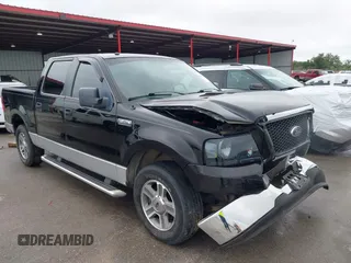 2007 Ford F-150 XLT z VIN 1FTRW12W47KB74018, wystawiony jako IAAI lot #42357210 z przebiegiem 242 184 mil mil oraz . Historia ofert i sprzedaży dostępna na DreamBid. Obrazek 1.