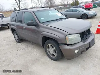 2008 Chevrolet TrailBlazer LT w/1LT with VIN 1GNDS13S182228241, listed as a IAAI auction lot 41902854 with 176,884 mi miles. Bid and sale history available at carsss.com. Image 1.