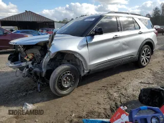 2022 Ford Explorer ST-Line with VIN 1FMSK7KH3NGC31810, listed as a Copart auction lot 84958304 with 42,593 mi miles and Salvage Title. Bid and sale history available at carsss.com. Image 1.