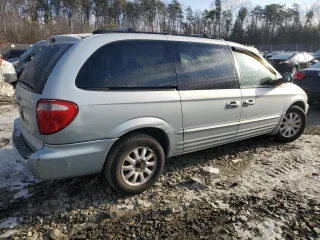 2002 Chrysler Town & Country LXi with VIN 2C8GP54L42R633877, listed as a Copart auction lot 42253175 with 193,587 mi miles and Clean Title. Bid and sale history available at carsss.com. Image 3.