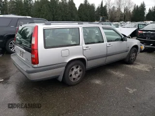 2000 Volvo V70 with VIN YV1LZ56DXY2657666, listed as a Copart auction lot 86204324 with 180,199 mi miles and Salvage Title. Bid and sale history available at carsss.com. Image 3.