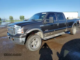2005 Ford F-350 XL z VIN 1FTWW31P55EA45693, wystawiony jako Copart lot #66947005 z przebiegiem 193 308 mil mil oraz Czysty tytuł • Clean title. Historia ofert i sprzedaży dostępna na DreamBid. Obrazek 1.