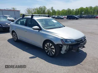 2013 Volkswagen Jetta Hybrid SE с VIN 3VW637AJXDM223583, выставлен на аукционе IAAI как лот 42246241 с пробегом 44 409 миль миль и . История ставок и продаж доступна на DreamBid. Изображение 1.