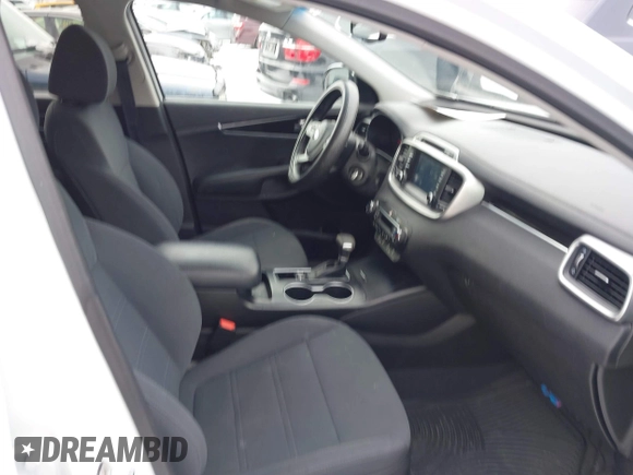 2019 Kia Sorento LX with VIN 5XYPGDA39KG452763, listed as a IAAI auction lot 41585609 with 71,503 mi miles. Bid and sale history available at carsss.com. Image 5.