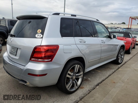 2013 Mercedes-Benz GLK 350 with VIN WDCGG5HB7DG135688, listed as a Copart auction lot 73914164 with Not Provided miles and Salvage Title. Bid and sale history available at DreamBid. Image 3.