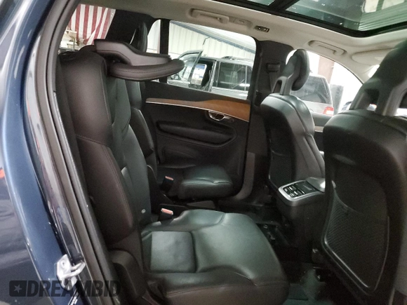 2022 Volvo XC90 Momentum with VIN YV4A221K2N1777983, listed as a Copart auction lot 44612795 with 27,763 mi miles and Salvage title. Bid and sale history available at DreamBid. Image 11.