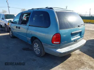 1996 Dodge Caravan SE z VIN 1B4GP44R0TB386449, wystawiony jako IAAI lot #41949313 z przebiegiem 305 625 mil mil oraz . Historia ofert i sprzedaży dostępna na DreamBid. Obrazek 3.
