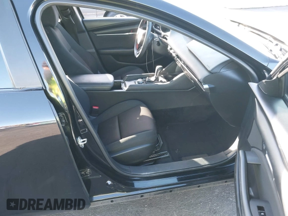 2021 Mazda 3 S z VIN JM1BPAAL8M1321402, wystawiony jako IAAI lot #41693911 z przebiegiem 35 144 mil mil oraz . Historia ofert i sprzedaży dostępna na DreamBid. Obrazek 5.