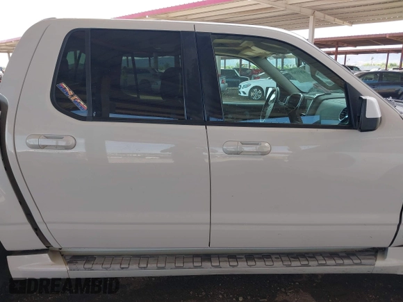 2008 Ford Explorer Sport Trac z VIN 1FMEU23898UB07913, wystawiony jako IAAI lot #42633369 z przebiegiem 97 191 mil mil oraz . Historia ofert i sprzedaży dostępna na DreamBid. Obrazek 13.