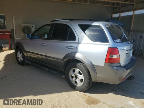 2008 Kia Sorento EX z VIN KNDJD736685770445, wystawiony jako Copart lot #56426455 z przebiegiem 196 911 mil mil oraz Szkoda całkowita • Salvage title. Historia ofert i sprzedaży dostępna na DreamBid. Obrazek 2.