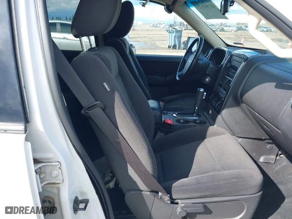 2010 Ford Explorer XLT with VIN 1FMEU7DE8AUA75138, listed as a IAAI auction lot 41784733 with 112,153 mi miles. Bid and sale history available at carsss.com. Image 5.