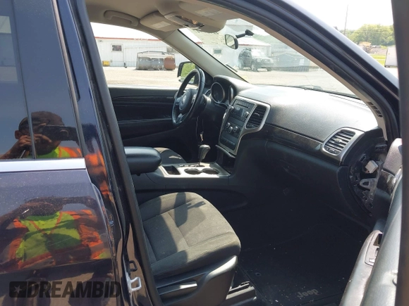 2011 Jeep Grand Cherokee Laredo with VIN 1J4RR4GG2BC550934, listed as a IAAI auction lot 42467947 with 198,904 mi miles and . Bid and sale history available at DreamBid. Image 5.