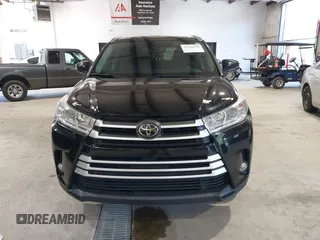2017 Toyota Highlander XLE with VIN 5TDJZRFH6HS444309, listed as a IAAI auction lot 42640086 with 54,179 mi miles and . Bid and sale history available at DreamBid. Image 12.