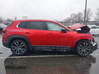 2025 Mazda CX-50 Premium z VIN 7MMVABDY3SN329439, wystawiony jako IAAI lot #41867334 z przebiegiem 3 508 mil mil oraz . Historia ofert i sprzedaży dostępna na DreamBid. Obrazek 13.