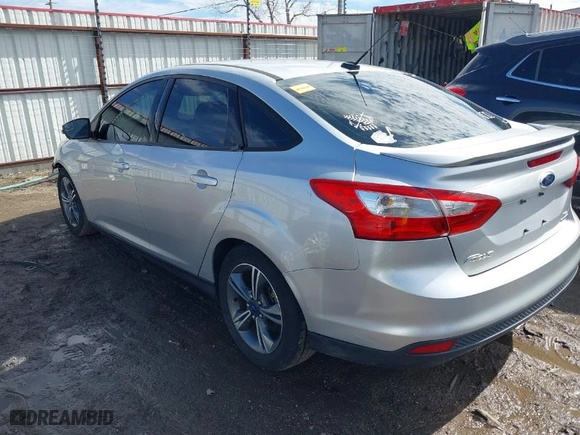 2014 Ford Focus SE with VIN 1FADP3F21EL110316, listed as a IAAI auction lot 41653269 with 187,220 mi miles. Bid and sale history available at carsss.com. Image 3.