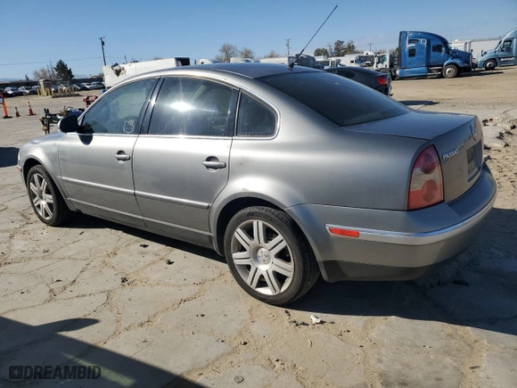 2005 Volkswagen Passat Sedan GLS with VIN WVWAD63B85P027826, listed as a Copart auction lot 43092035 with 84,418 mi miles and Salvage Title. Bid and sale history available at carsss.com. Image 2.