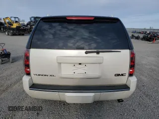 2013 GMC Yukon XL Denali with VIN 1GKS2MEF7DR184916, listed as a Copart auction lot 52392445 with 83,072 mi miles and Salvage Title. Bid and sale history available at DreamBid. Image 6.