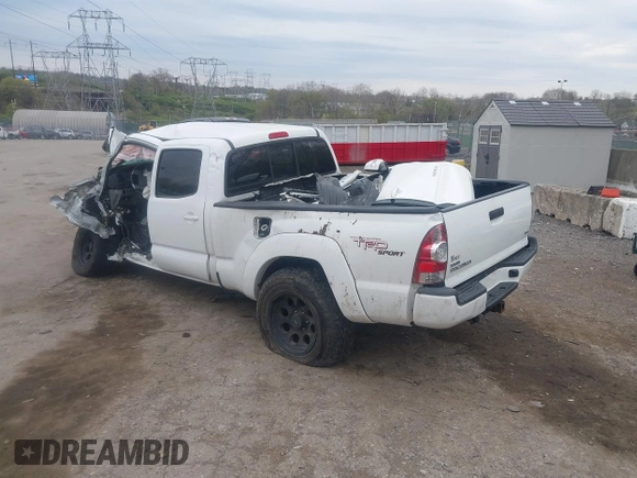 2013 Toyota Tacoma z VIN 5TFMU4FN9DX019465, wystawiony jako IAAI lot #42010194 z przebiegiem 115 812 mil mil oraz . Historia ofert i sprzedaży dostępna na DreamBid. Obrazek 3.