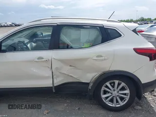 2017 Nissan Rogue SV with VIN JN1BJ1CR3HW100711, listed as a IAAI auction lot 42157090 with 106,067 mi miles and . Bid and sale history available at DreamBid. Image 6.