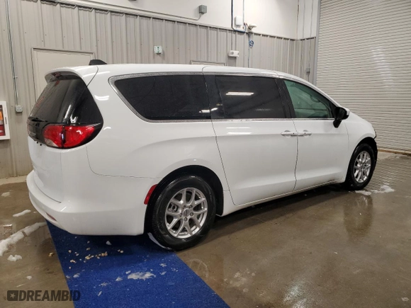 2022 Chrysler Voyager LX with VIN 2C4RC1CG0NR204338, listed as a Copart auction lot 48240275 with NaN miles and Clean Title. Bid and sale history available at carsss.com. Image 3.