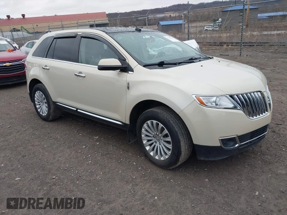 2014 Lincoln MKX with VIN 2LMDJ8JK1EBL13125, listed as a IAAI auction lot 41805340 with 100,078 mi miles. Bid and sale history available at carsss.com. Image 1.