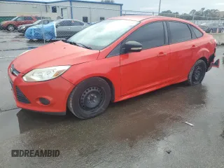 2012 Ford Focus SE with VIN 1FAHP3F2XCL301375, listed as a Copart auction lot 87189344 with 153,358 mi miles and Salvage Title. Bid and sale history available at carsss.com. Image 1.