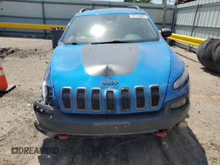 2018 Jeep Cherokee Trailhawk z VIN 1C4PJMBX0JD562021, wystawiony jako Copart lot #59136885 z przebiegiem 122 792 mil mil oraz Szkoda całkowita • Salvage title. Historia ofert i sprzedaży dostępna na DreamBid. Obrazek 5.
