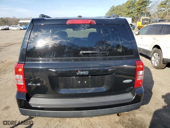 2014 Jeep Patriot Latitude with VIN 1C4NJRFB4ED725522, listed as a Copart auction lot 45846375 with NaN miles and Salvage Title. Bid and sale history available at carsss.com. Image 6.
