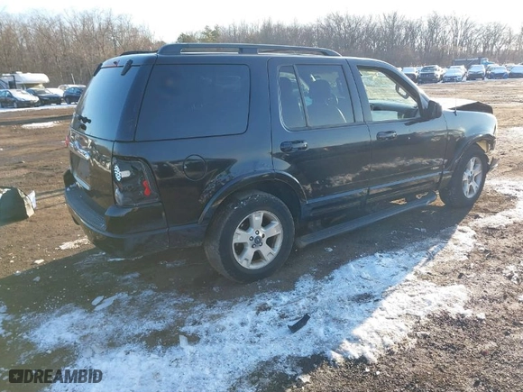 2003 Ford Explorer XLT with VIN 1FMDU73KX3ZA70158, listed as a IAAI auction lot 41417637 with 278,023 mi miles. Bid and sale history available at carsss.com. Image 4.