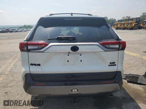 2021 Toyota RAV4 Hybrid XSE with VIN 4T3E6RFV0MU038650, listed as a Copart auction lot 60345725 with 24,124 mi miles and Salvage title. Bid and sale history available at DreamBid. Image 6.