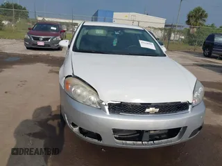 2013 Chevrolet Impala Police z VIN 2G1WD5E34D1257342, wystawiony jako IAAI lot #42228969 z przebiegiem 156 736 mil mil oraz . Historia ofert i sprzedaży dostępna na DreamBid. Obrazek 6.