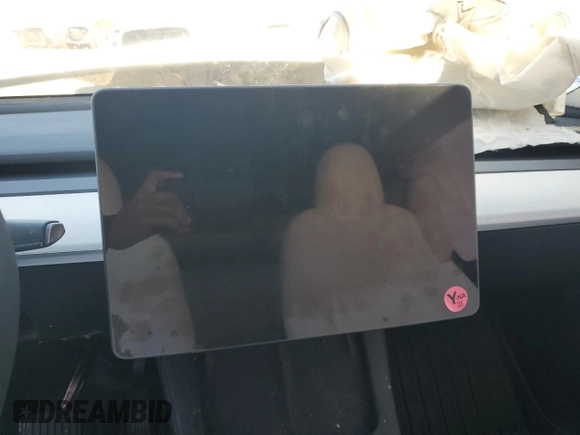 2023 Tesla Model Y Long Range z VIN 7SAYGAEE1PF810888, wystawiony jako Copart lot #88991735 z przebiegiem Nie podano mil oraz Nie do naprawy • Non repairable. Historia ofert i sprzedaży dostępna na DreamBid. Obrazek 9.