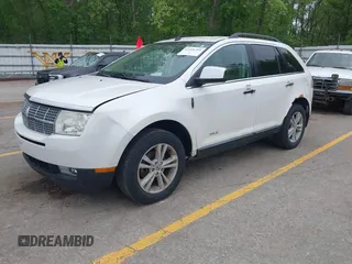 2010 Lincoln MKX z VIN 2LMDJ8JC5ABJ20172, wystawiony jako IAAI lot #42286389 z przebiegiem 162 405 mil mil oraz . Historia ofert i sprzedaży dostępna na DreamBid. Obrazek 2.