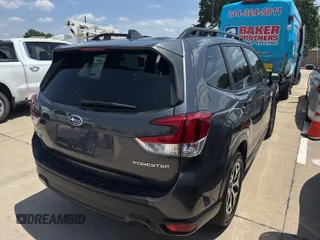 2023 Subaru Forester Premium z VIN JF2SKAEC9PH481150, wystawiony jako IAAI lot #42490796 z przebiegiem 18 248 mil mil oraz . Historia ofert i sprzedaży dostępna na DreamBid. Obrazek 1.