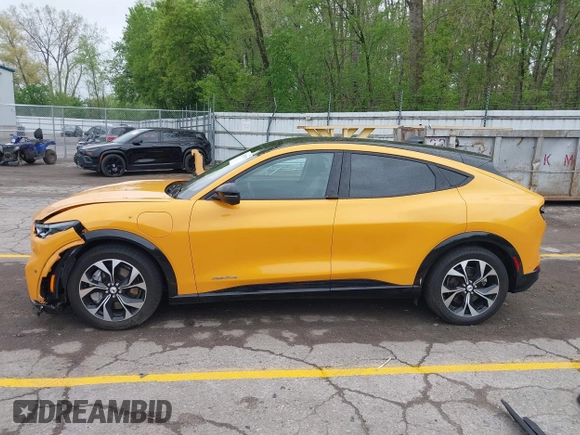 2023 Ford Mustang Mach-E Premium с VIN 3FMTK3SS2PMA49095, выставлен на аукционе IAAI как лот 42255255 с пробегом 23 307 миль миль и . История ставок и продаж доступна на DreamBid. Изображение 15.