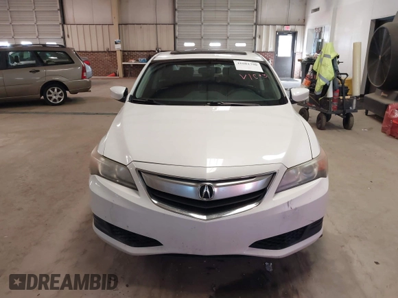 2013 Acura ILX with VIN 19VDE1F33DE019044, listed as a IAAI auction lot 41601790 with 271,575 mi miles. Bid and sale history available at carsss.com. Image 12.