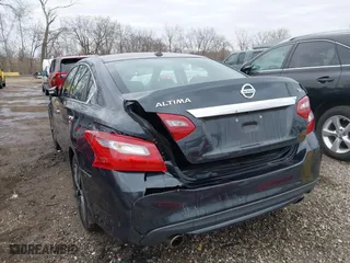 2018 Nissan Altima 2.5 SL with VIN 1N4AL3AP7JC165994, listed as a IAAI auction lot 41678939 with 126,336 mi miles. Bid and sale history available at carsss.com. Image 6.