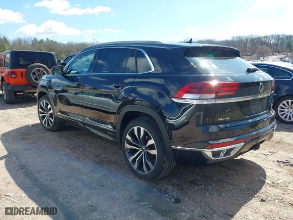 2022 Volkswagen Atlas Cross Sport 3.6L V6 SEL Premium R-Line with VIN 1V2FE2CA0NC201638, listed as a IAAI auction lot 41870251 with 45,373 mi miles. Bid and sale history available at carsss.com. Image 3.