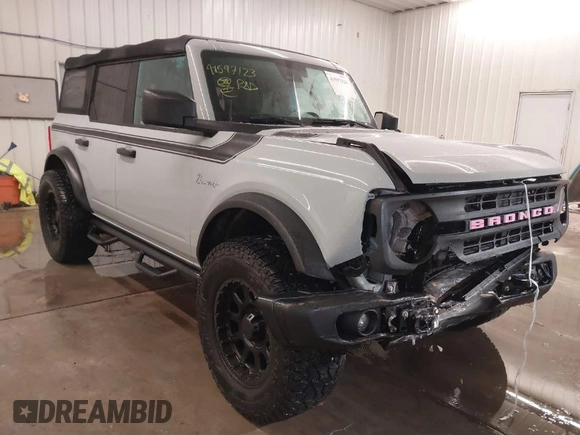 2022 Ford Bronco with VIN 1FMEE5DH4NLB88639, listed as a IAAI auction lot 41597123 with 31,897 mi miles. Bid and sale history available at carsss.com. Image 1.