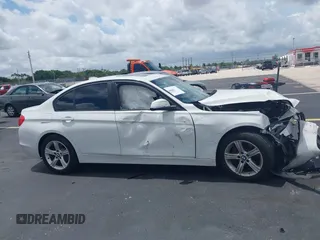 2013 BMW 3 Series 328i xDrive с VIN WBA3B5C54DF597262, выставлен на аукционе IAAI как лот 42640101 с пробегом 109 136 миль миль и . История ставок и продаж доступна на DreamBid. Изображение 13.