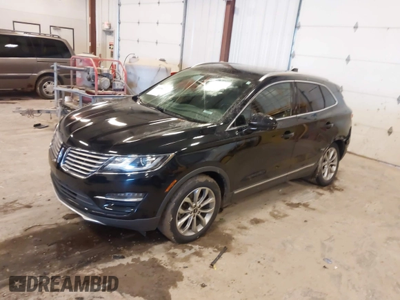 2017 Lincoln MKC Select z VIN 5LMCJ2D94HUL61565, wystawiony jako IAAI lot #42019067 z przebiegiem 77 366 mil mil oraz . Historia ofert i sprzedaży dostępna na DreamBid. Obrazek 17.