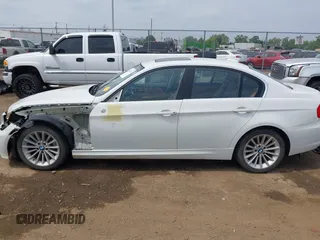 2011 BMW 3 Series 335i xDrive z VIN WBAPL5C55BA920128, wystawiony jako IAAI lot #42473523 z przebiegiem 96 481 mil mil oraz . Historia ofert i sprzedaży dostępna na DreamBid. Obrazek 15.
