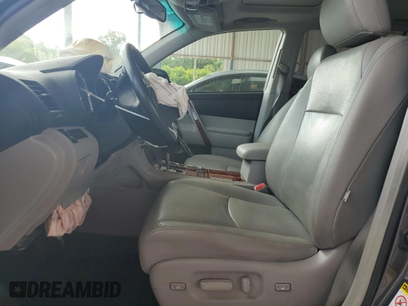 2012 Toyota Highlander Limited z VIN 5TDDK3EH0CS120104, wystawiony jako Copart lot #61293825 z przebiegiem 108 592 mil mil oraz Szkoda całkowita • Salvage title. Historia ofert i sprzedaży dostępna na DreamBid. Obrazek 7.