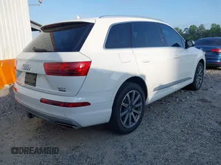 2017 Audi Q7 Prestige z VIN WA1VABF75HD056078, wystawiony jako IAAI lot #42154529 z przebiegiem 119 732 mil mil oraz . Historia ofert i sprzedaży dostępna na DreamBid. Obrazek 4.
