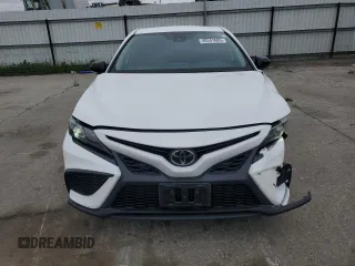 2022 Toyota Camry SE with VIN 4T1G11AK4NU056889, listed as a Copart auction lot 49347665 with 43,110 mi miles and Salvage Title. Bid and sale history available at carsss.com. Image 5.